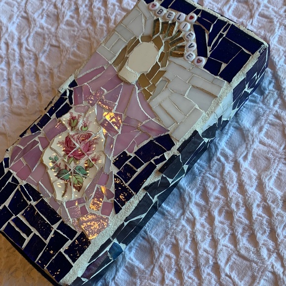 Mosaic Art with 'Believe' Design - Picture 5 of 16